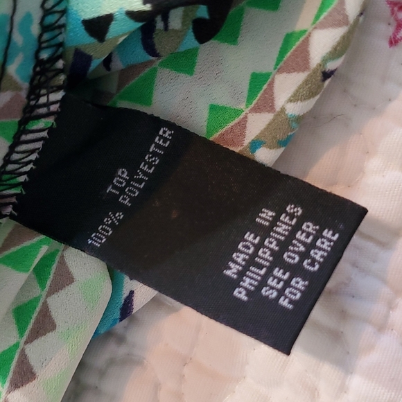 NWT small sheer Earthy tank - Picture 7 of 8